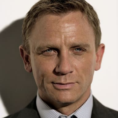 Daniel Craig